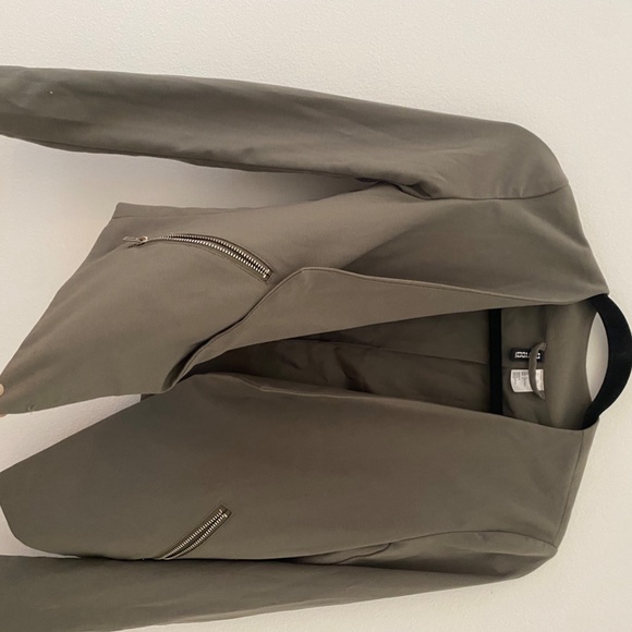 H&M Army Green open Jacket - Picture 2 of 2